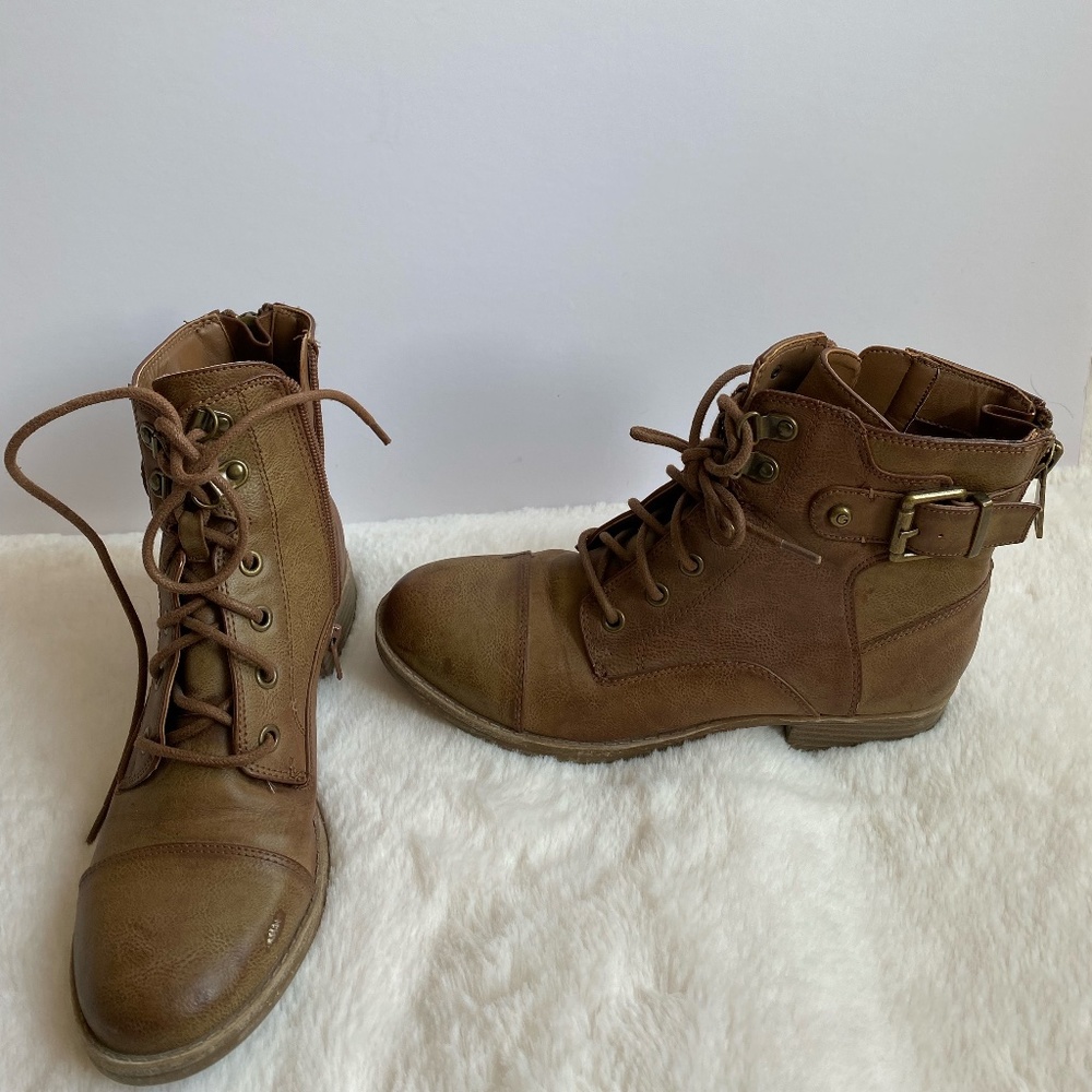 GUESS Winter Boots
